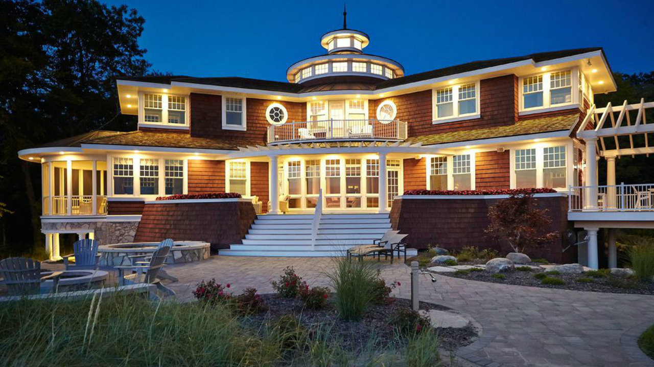 5 of the most beautiful Michigan homes on the market